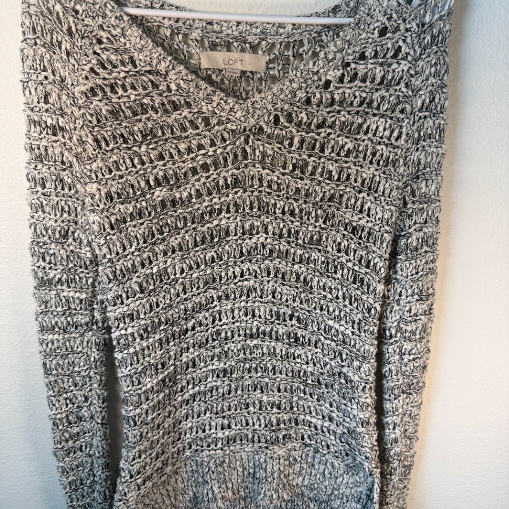 Loft Open Crochet Sweater V‎ Neck White Black SZ XS Long Sleeves